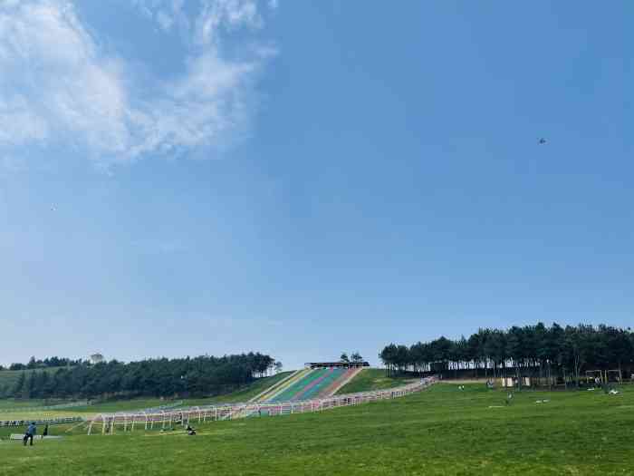 湖州飞鸿滑草场-"从杭州自驾过去 因为是周末堵了很久 平时.