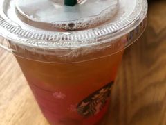 -星巴克(杭州临平银泰城B1店)