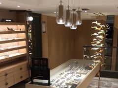 -茂昌眼镜(南京东路店)
