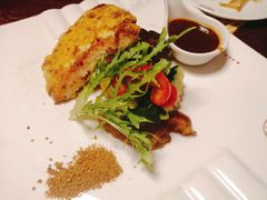 果木草饲肉眼心拼蟹皇酱鱼柳-超级厨房概念餐厅(奥园广场店)