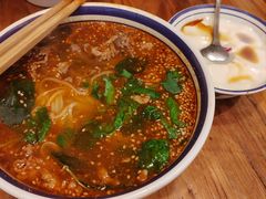 -云阿蛮云南生烫牛肉米线(奉贤路店)