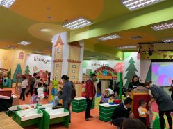 -莫莉幻想儿童乐园(武汉金银潭永旺店)