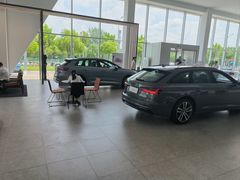 -上海冠松华奥奥迪4S店(张江店)