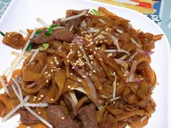 干炒牛河-大头力茶餐厅(花都融创茂店)