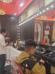 -东方先生国潮男士理发馆