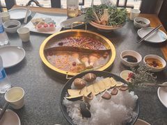 -小天鹅火锅·一线江景洪鼎旗舰店(洪崖洞店)