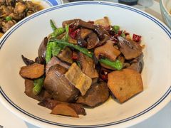 牛肝菌炒皱皮椒-山水人家