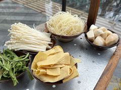 金针菇-正南齊北重庆老火锅(光华村直营店)