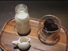 魔方拿铁-漫咖啡(武汉天地店)
