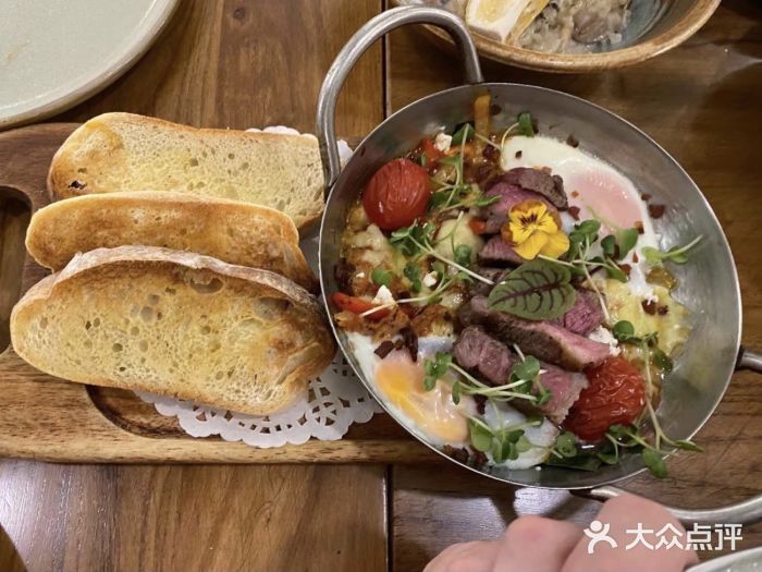 304/BRUNCHRESTAURANT北非牛排蛋图片