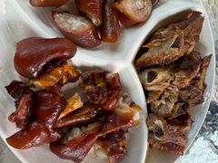 -老鼎万春卤菜(五代传承创始老店)