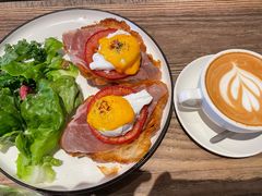 -Common Table · Brunch & Coffee