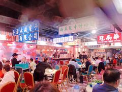 大堂-鲜入围煮花胶鸡海鲜火锅