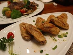 -Chom Cafe and Restaurant