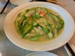 鸡汤竹荪烩丝瓜-新川办餐厅