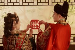 -雪中彩影婚纱摄影·微光艺术中心