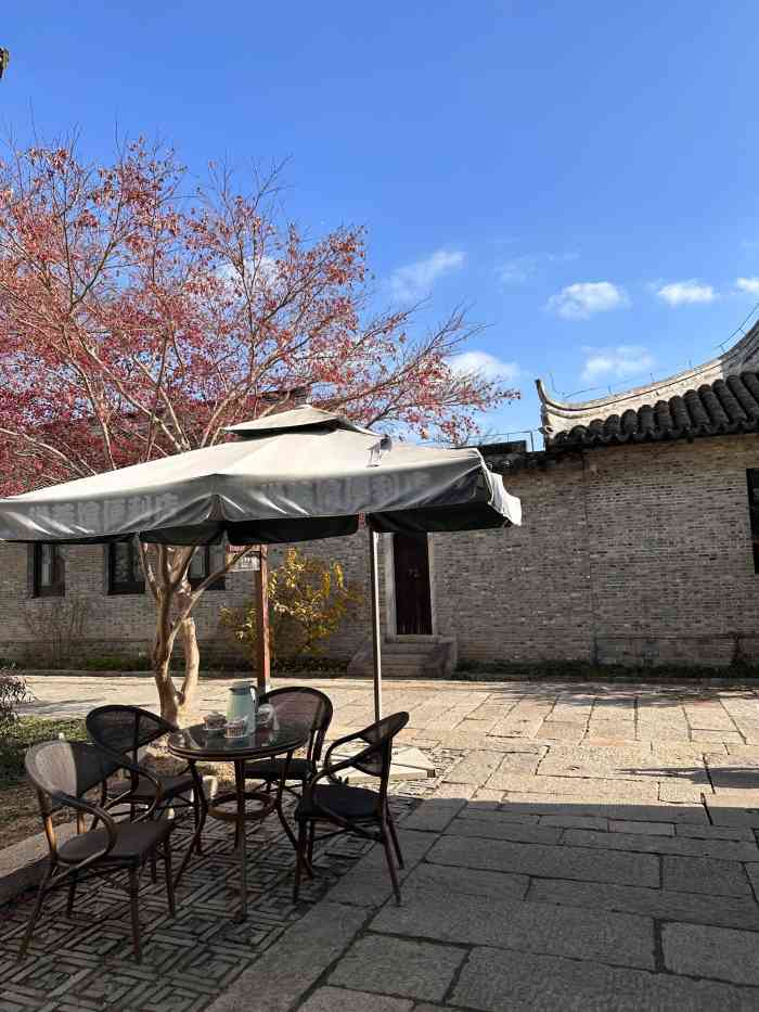 禅茶馆(广富林店)-"古色古香的中式装修,有各色的茶品,人均一.