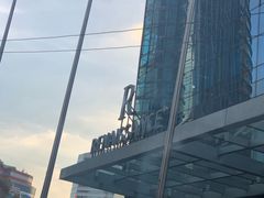 -上海龙之梦万丽酒店