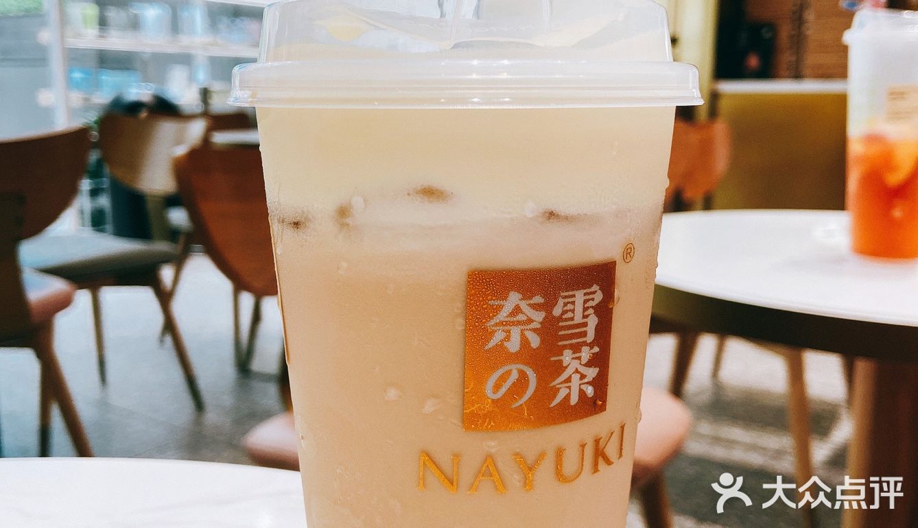 一杯好茶一口软欧包｜奈雪的茶