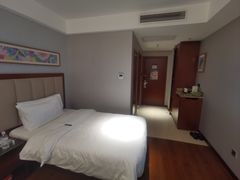 -和颐酒店(广州琶洲会展中心广州塔赤岗地铁站店)