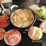 怕不够吃爸爸切了2条年糕下去煮 撑撑撑