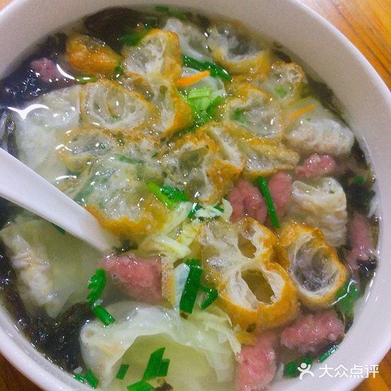 一群香馄饨