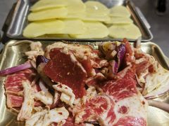 鲜拌牛肋肉-围炉肉舍•炭烤活鳗•丹东海鲜烤肉(步行街店)