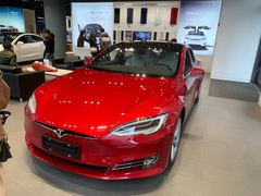 -TESLA 特斯拉(上海太古汇体验店)