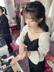 -贺贺新娘造型婚纱店