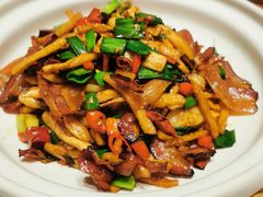萝卜干炒腊肉-鸽子侯·家宴·平价海鲜(市图书馆店)