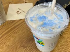 蓝天白云拿铁-瑞幸咖啡(正中时代大厦店)