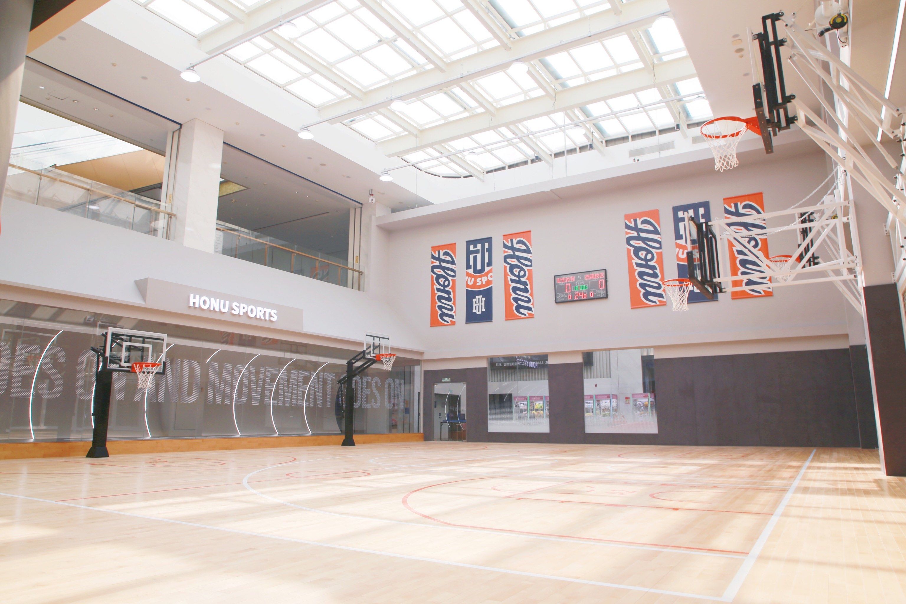 运动健康在于行动 #杭州玩乐计划 地板非常专用,而且楼上和场地内都有