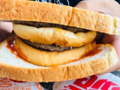 -麦当劳(展览路店)