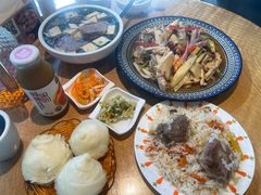 -金莹丸子汤清真(朝外SOHO店)