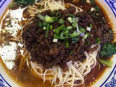 -渝之汇牛肉豌杂面