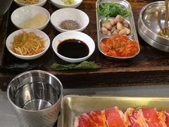 -围炉肉舍•炭烤活鳗•丹东海鲜烤肉(步行街店)