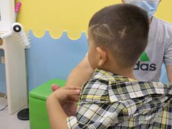 -爆米花儿童美发乐园