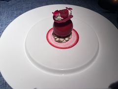 树莓蛋糕-弦月窗LUNETTE BY AMANDA(复兴路店)