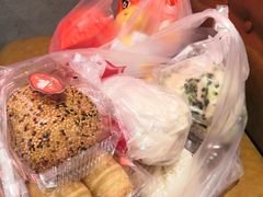 -白玉兰食品甜凤店(合生汇店)