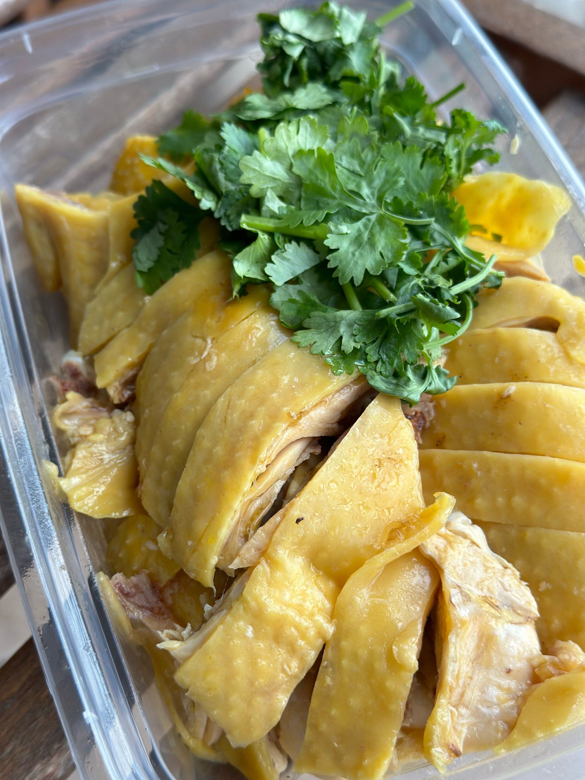 半只白斩鸡不贵 口感依然普普 0元玩转这座城