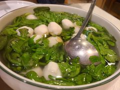 茼蒿鱼圆汤-丁老爷子苏香圆
