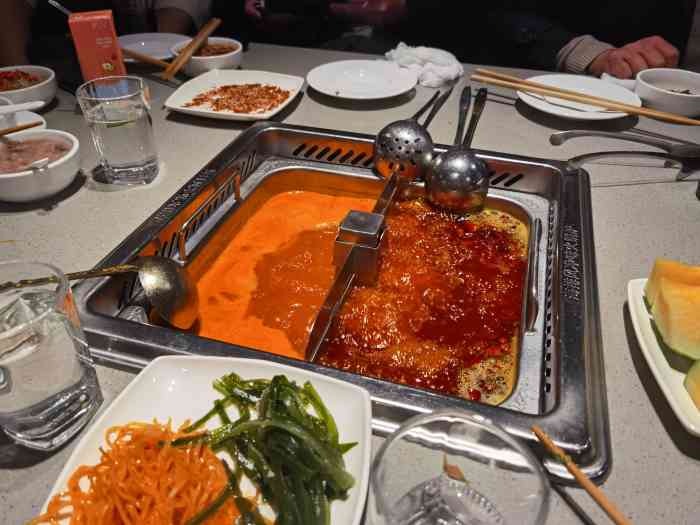 海底捞火锅(吾悦广场店)-"[糖果]小tips: 咱们就是说要排.