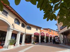 -佛罗伦萨小镇广佛名品奥特莱斯(疏港路店)