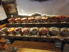 -老牌坊云南鱼豆花火锅(爱建店)