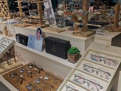 -Trend1881视光·蔡司视觉(领展广场店)