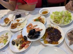 -黄浦江游览十六铺3号码头网红自助餐