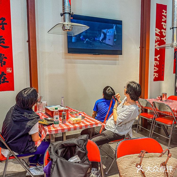 广州的！！！这小烧烤串子还蛮好吃的！