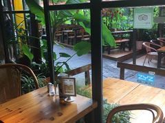 靠窗位-山色西餐·柴火烤披萨