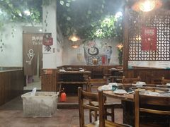 大堂-三里屯土灶炖公鸡地锅鸡(江东店)