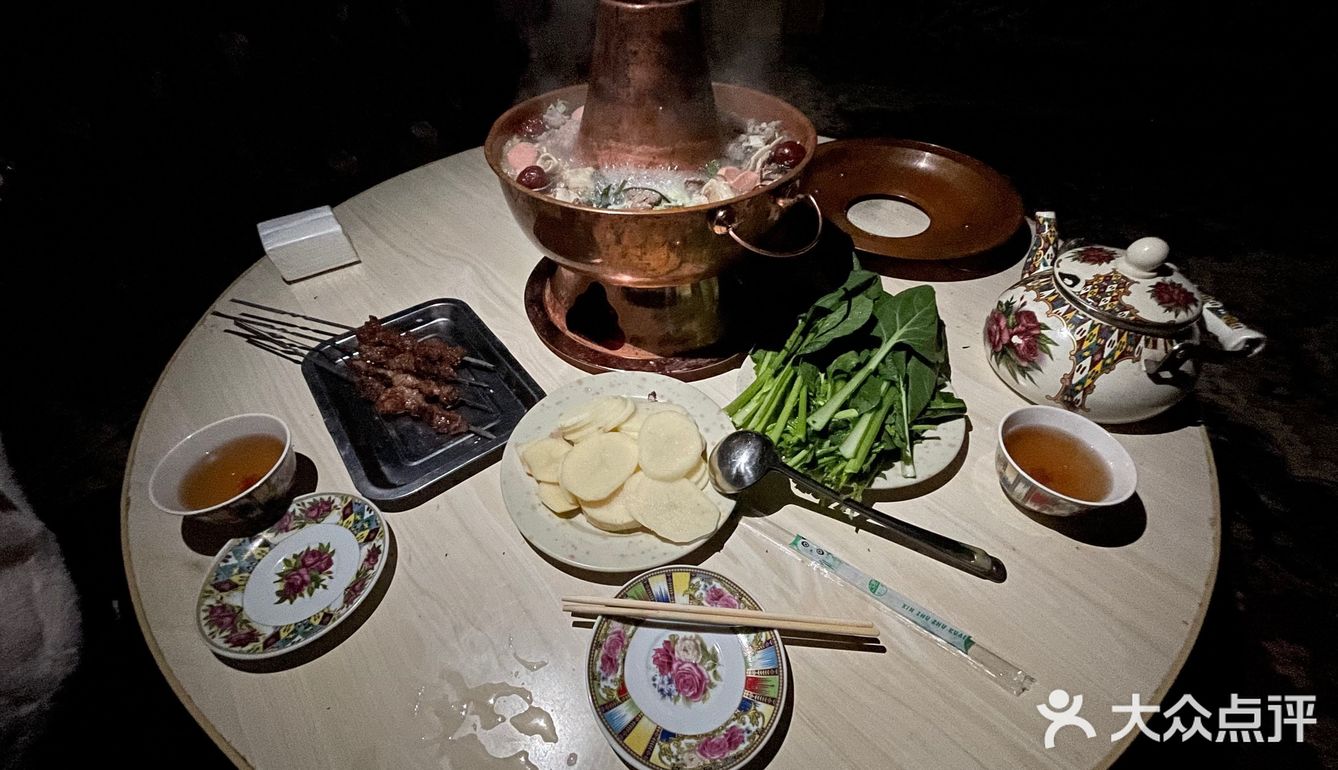 神山环绕的的天堂，琼库什台